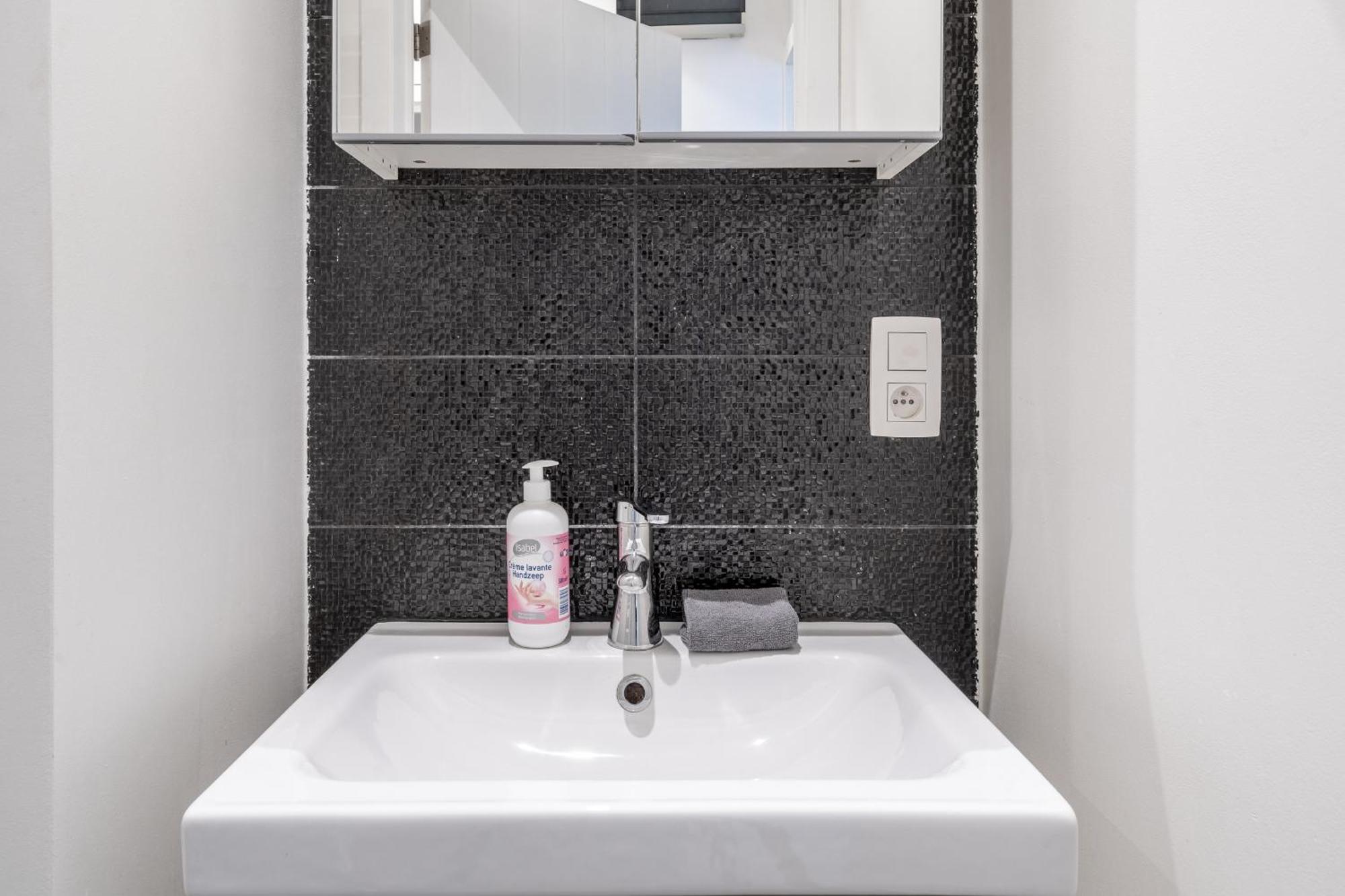 Beautiful Cozy Apartments In The Heart Of Anvers Exterior foto